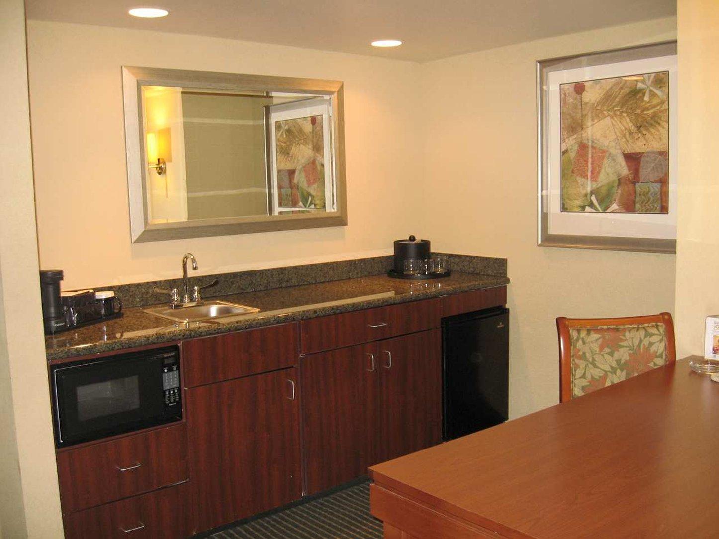 Embassy 4* Winston-Salem